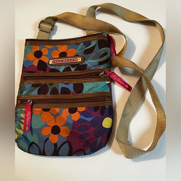 Lily Bloom Crossbody Floral Bag - Picture 2 of 6